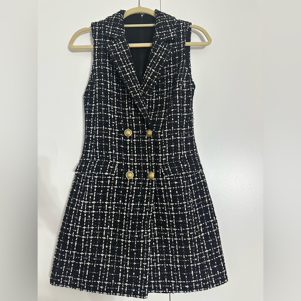Alice + Olivia Black and White Sheath Mini Dress